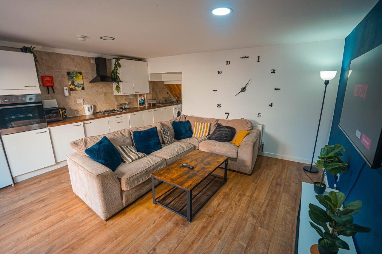 Private And Spacious 2 Bedroom House - Free Parking! Cardiff Exteriér fotografie