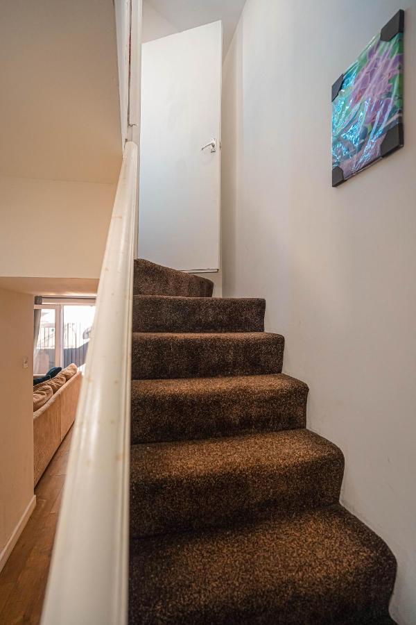 Private And Spacious 2 Bedroom House - Free Parking! Cardiff Exteriér fotografie