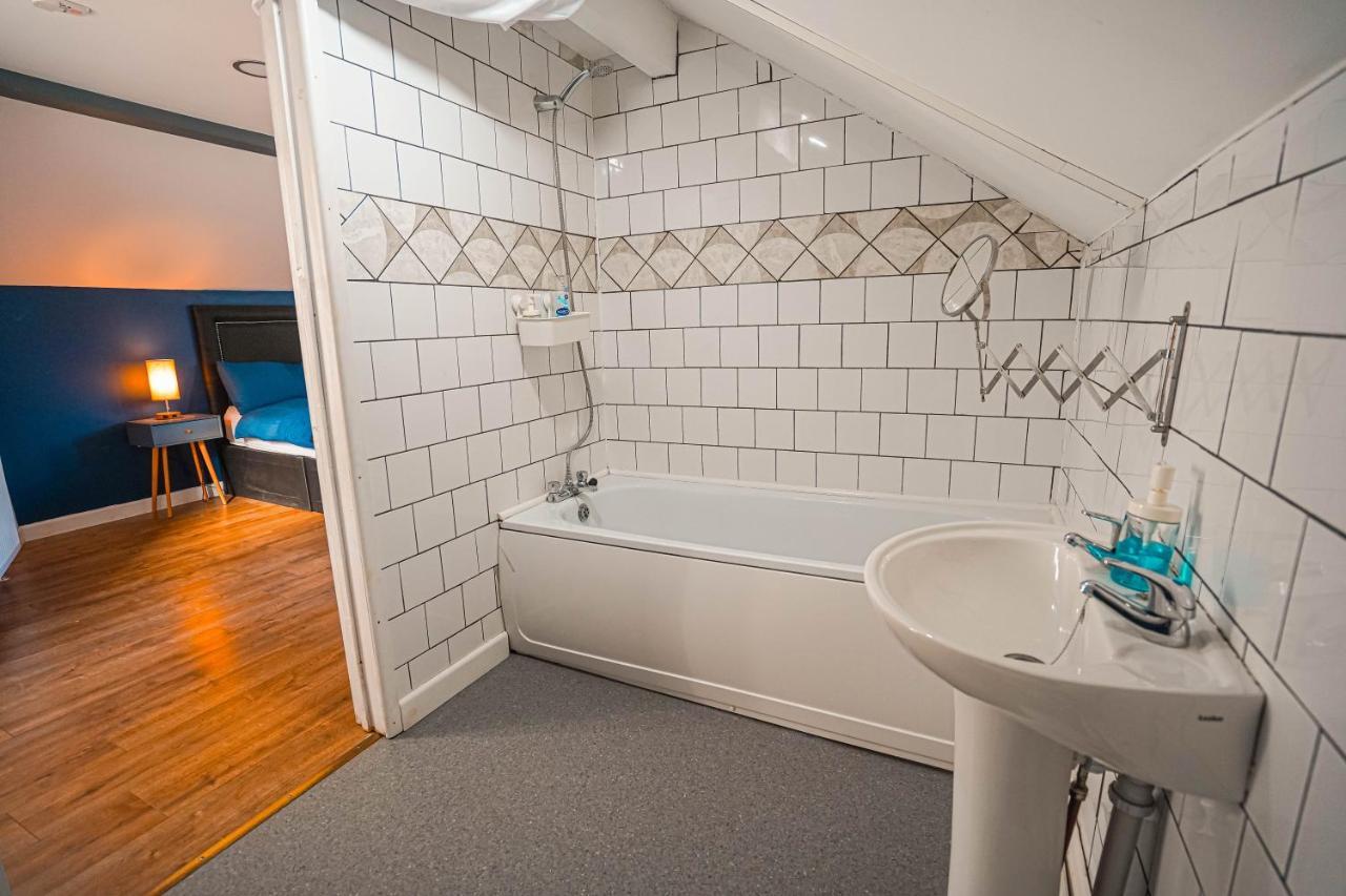 Private And Spacious 2 Bedroom House - Free Parking! Cardiff Exteriér fotografie