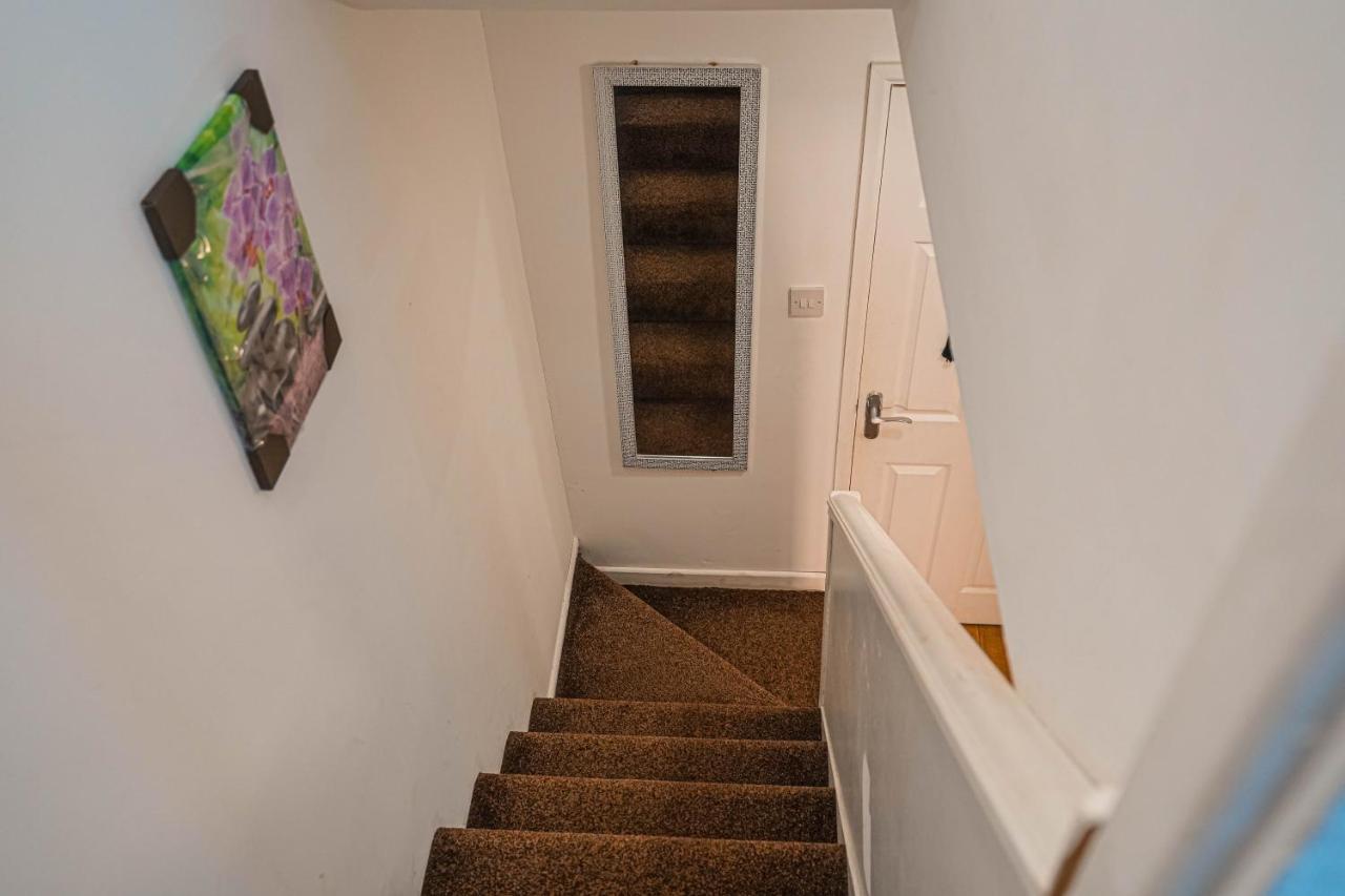 Private And Spacious 2 Bedroom House - Free Parking! Cardiff Exteriér fotografie