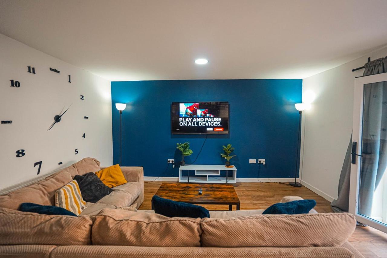 Private And Spacious 2 Bedroom House - Free Parking! Cardiff Exteriér fotografie