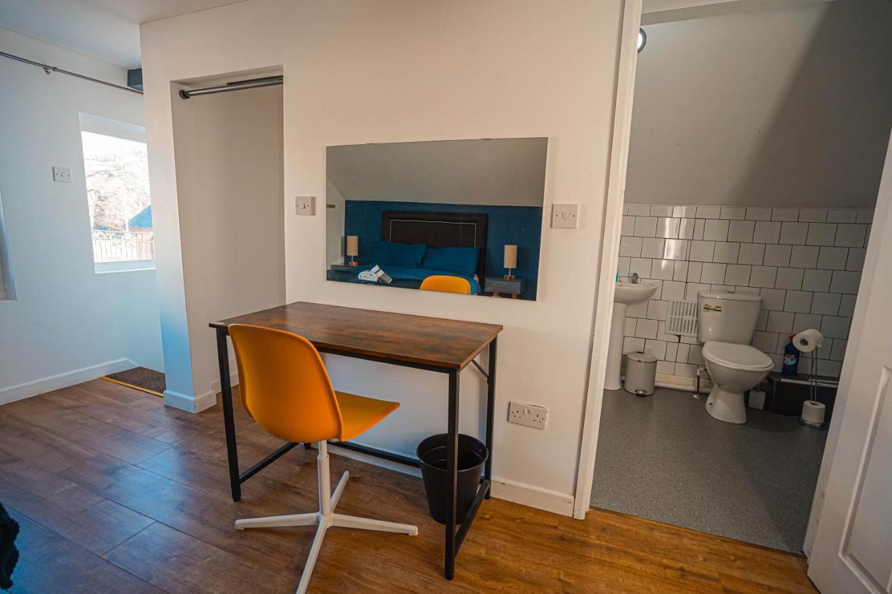 Private And Spacious 2 Bedroom House - Free Parking! Cardiff Exteriér fotografie