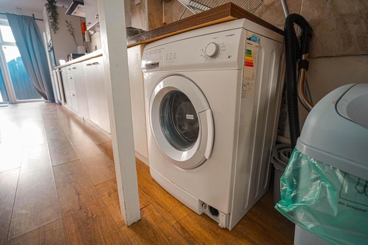 Private And Spacious 2 Bedroom House - Free Parking! Cardiff Exteriér fotografie